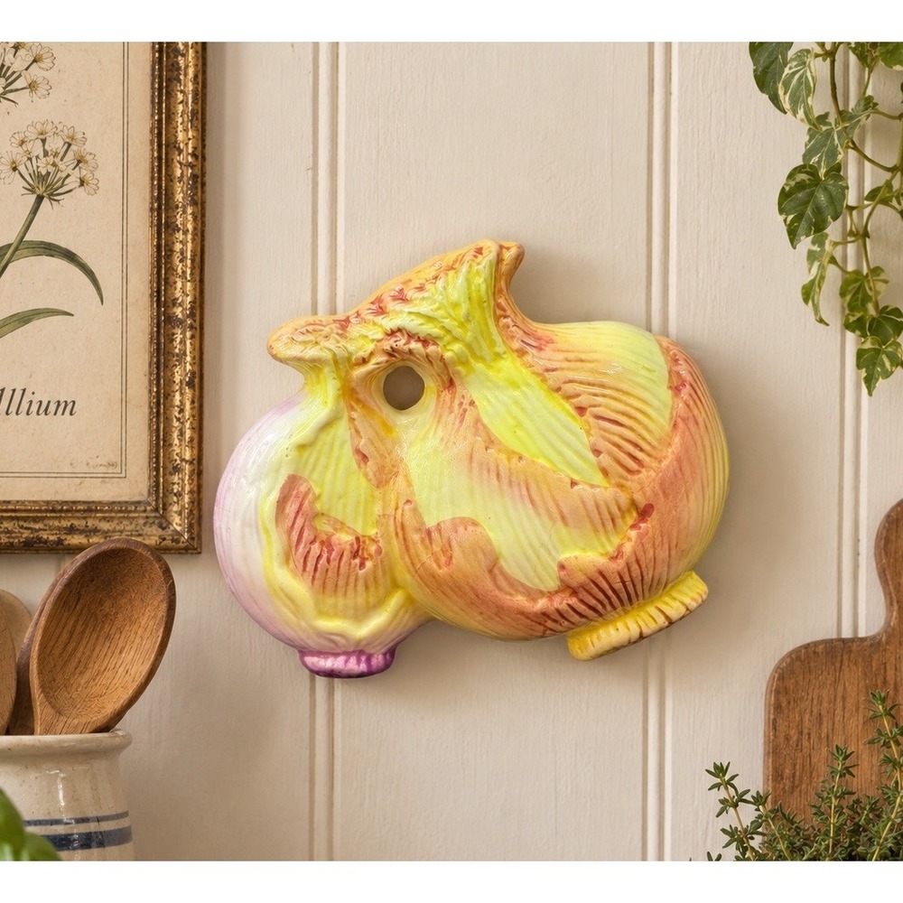 Vintage Ceramic Onion Garlic Wall Plaque French Country Cottage Kitchen Decor
